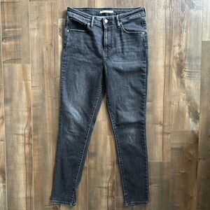 Levi’s 721 high rise skinny size 31